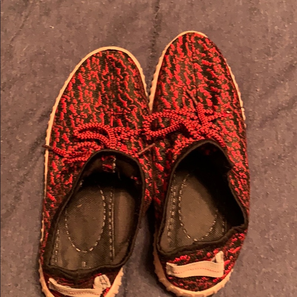 Women’s athletic shoes